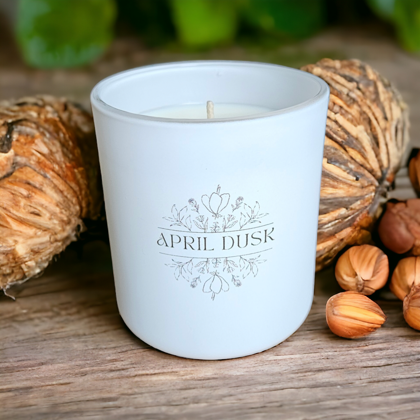 English Oak & Hazelnut Candle